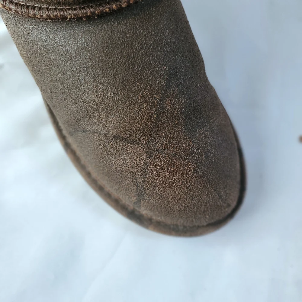 Bearpaw Brown suede distressed boots AS IS
